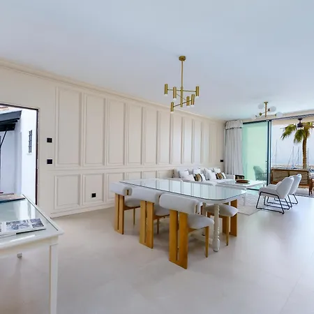 241 Puerto Banus Front Line * 마르베야