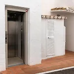 241 Puerto Banus Front Line Διαμέρισμα *