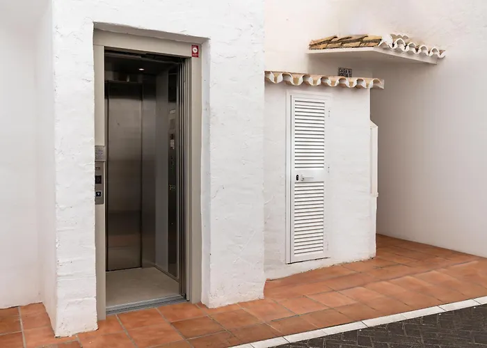 241 Puerto Banus Front Line Апартаменты *
