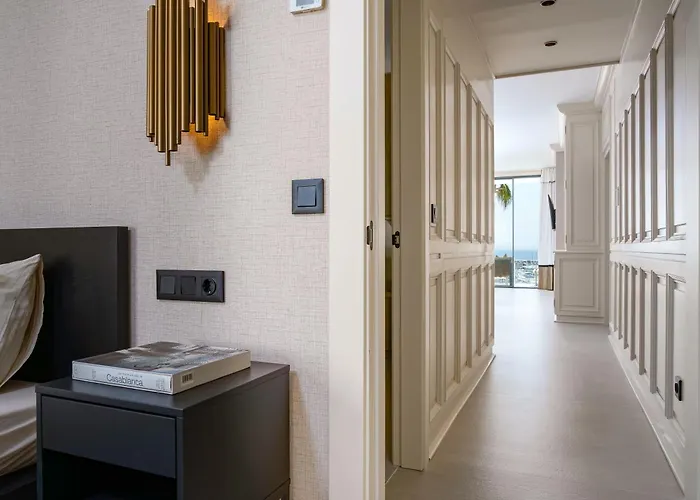 241 Puerto Banus Front Line Апартаменты